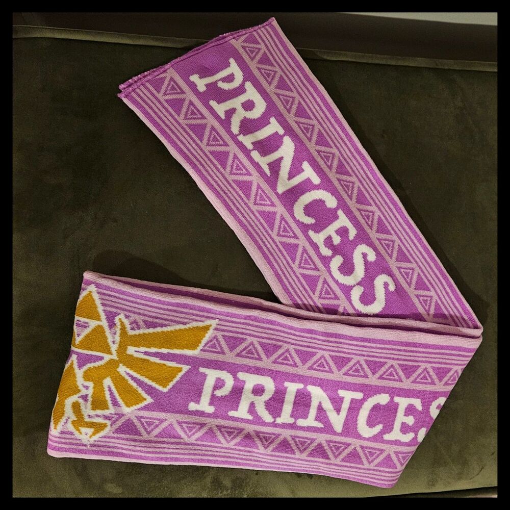 Nintendo Legend of Zelda Scarf & Beanie, Gamer Hyrule Twilight Princess Set - Picture 3 of 8
